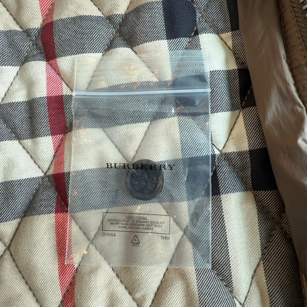 Men's Burberry Brit Russell Quilted Jacket w/plaid lining (Olive/Brown color) - Picture 6 of 16